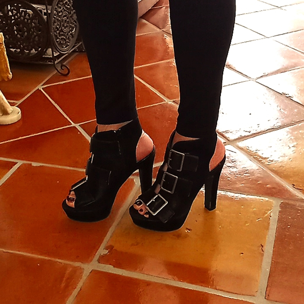 Super sexy! Black heels